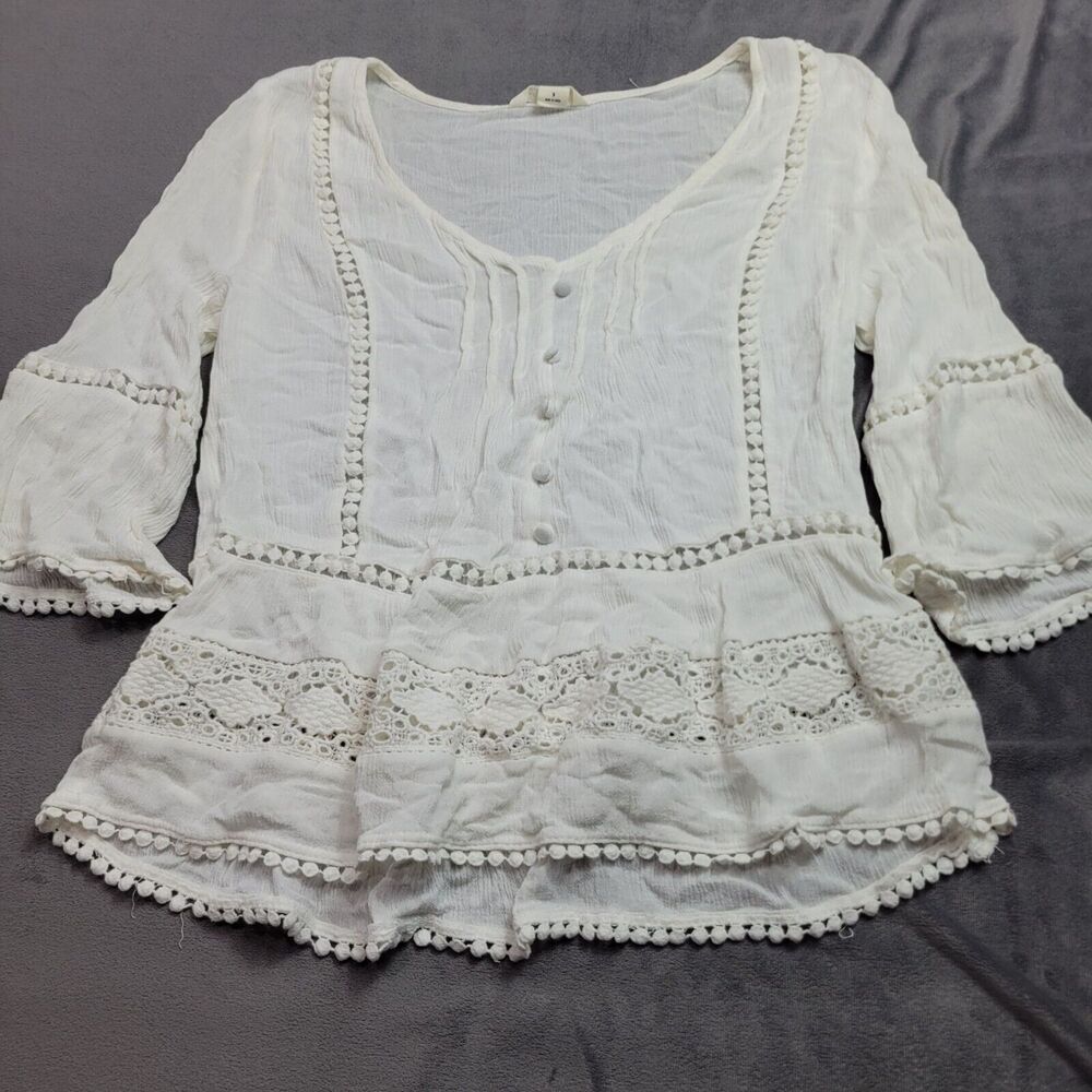Aeropostale Womens White Lace Trim Peplum Top With Button Front & 3/4 Sleeves Sm